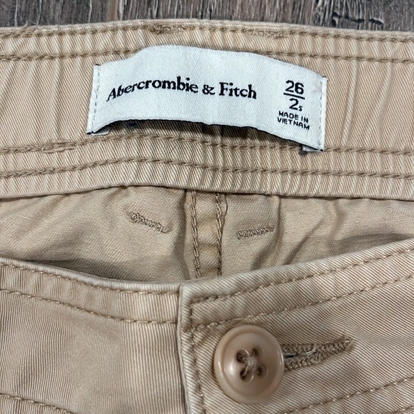 ❌DONATED❌ Abercrombie & Fitch | Relaxed Utility Pants (Short) - Picture 5 of 6